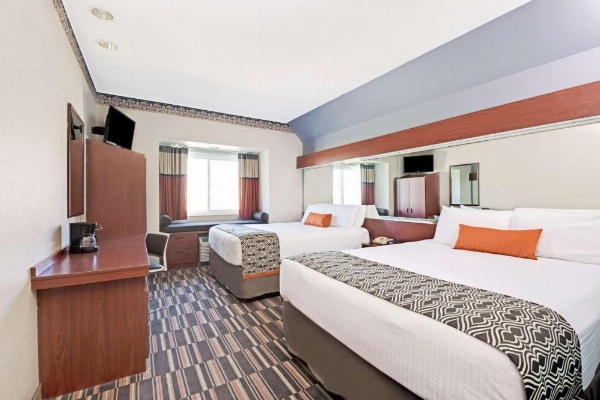 Microtel Inn & Suites By Wyndham Urbandale/Des Moines image 12